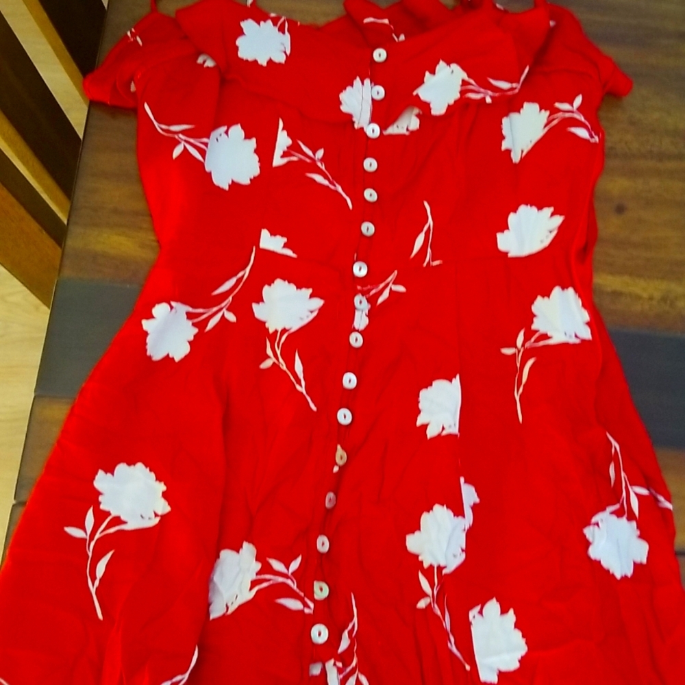 I am selling a dress that is silky smooth
